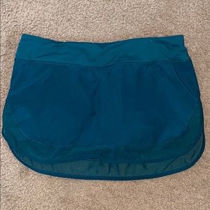DARK GREEN LULULEMON SKORT